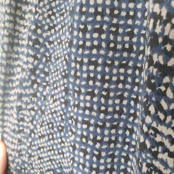 NWT H by Halston blue surplice short sleeve dress in abstract python sz small - Picture 8 of 10